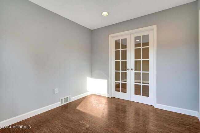 Building Photo - 22 Brookside Ct