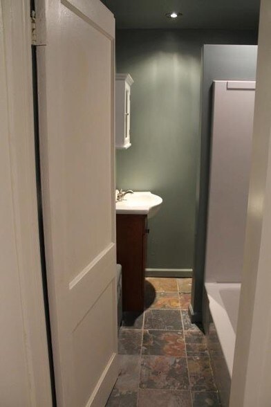 Bathroom - 611 Walnut St
