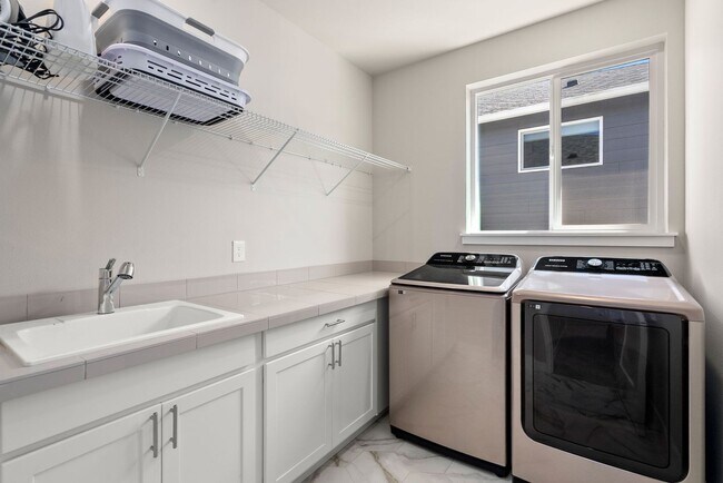 Building Photo - 1428 Baker Hts Lp