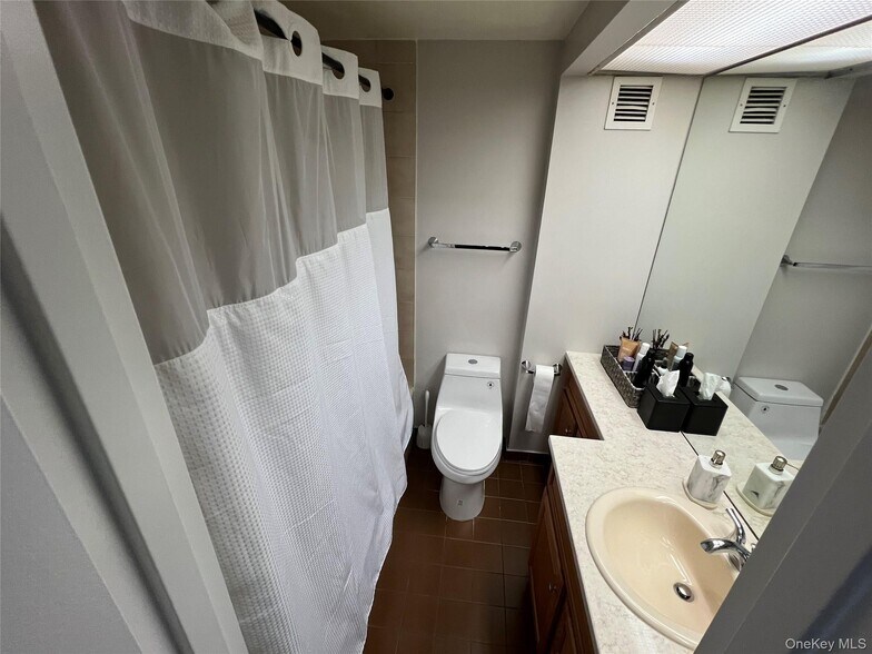 Building Photo - 10 Cottage Pl