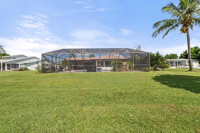 Building Photo - 1075 SE Coral Reef St