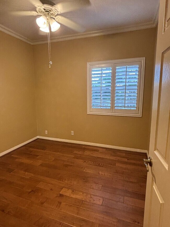 Building Photo - Beautiful 2 Bed / 2 Bath Condo for Rent in Long Beach!