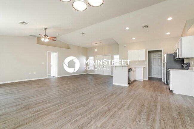 Building Photo - 3 Bedroom Pet-Friendly Home in Cape Coral,...