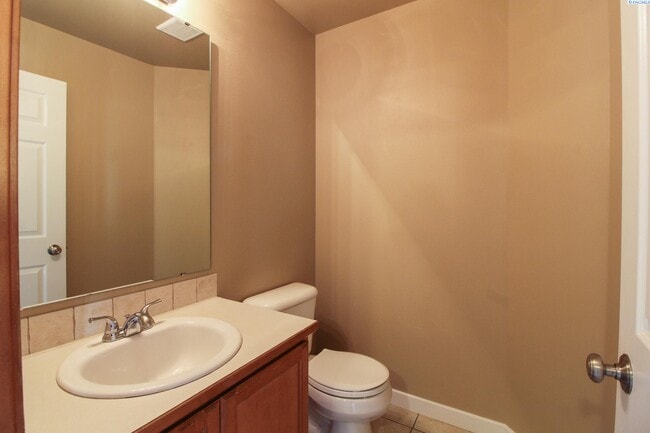 Building Photo - 4 Bed/2.5 Bath House in Richland