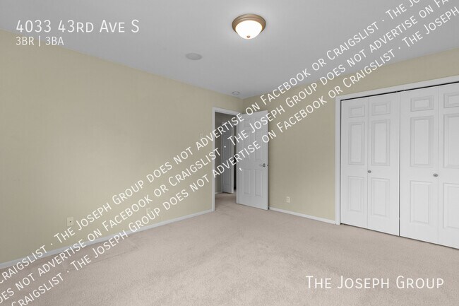 Building Photo - 4033 43rd Ave S