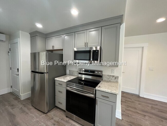 Building Photo - 155 5th St