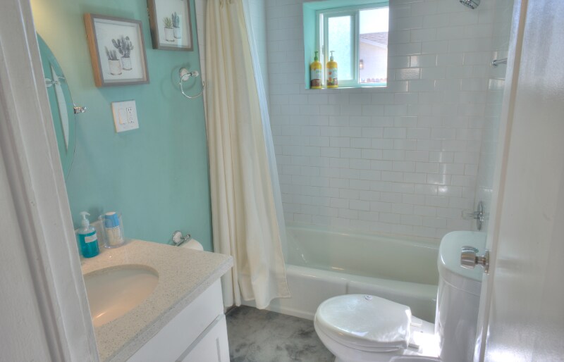 Building Photo - 1522 E Pierce St