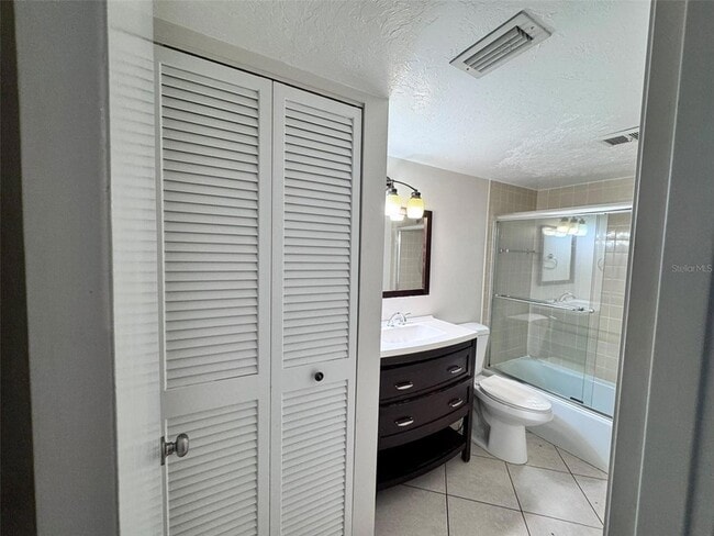 Building Photo - 2763 Woodgate Ln