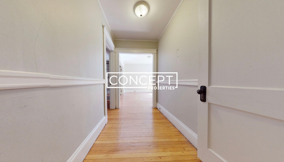 Building Photo - 11 Story St