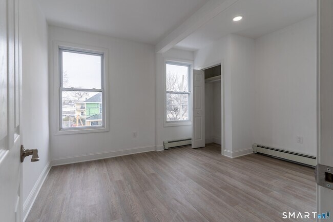 Building Photo - 77-79 Hanford Avenue Unit