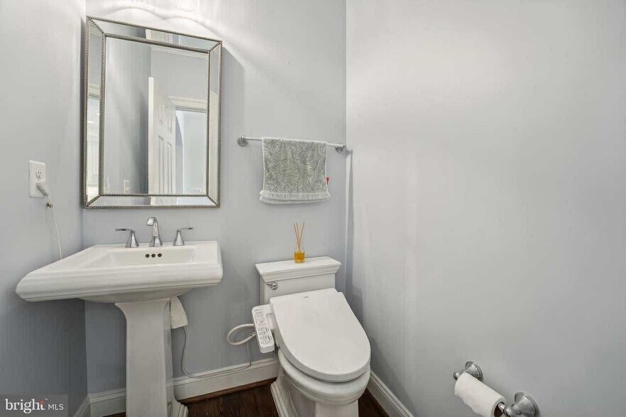 Building Photo - 10669 Yorktown Ct