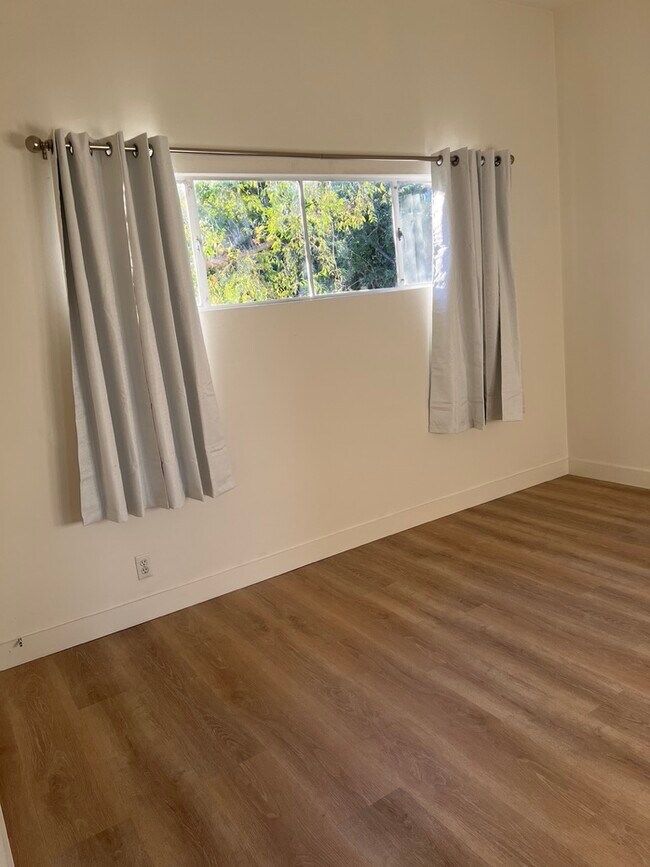 Building Photo - 11333 Venice Blvd