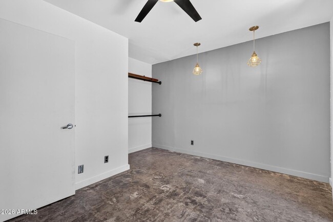 Building Photo - 346 E Papago Dr