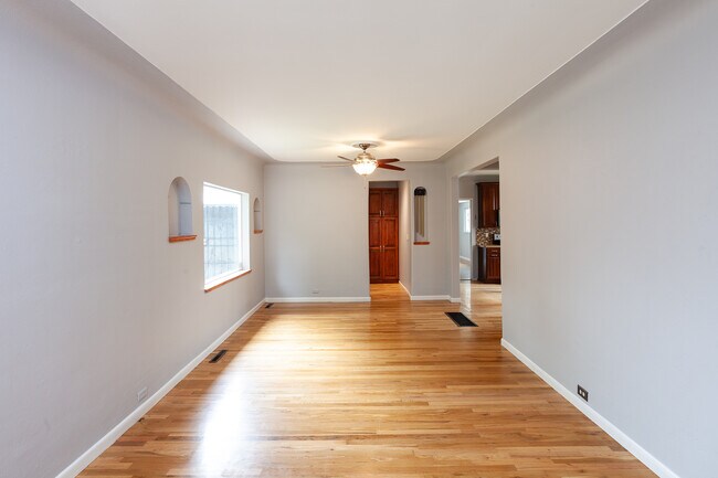 Building Photo - 4033 Meade St