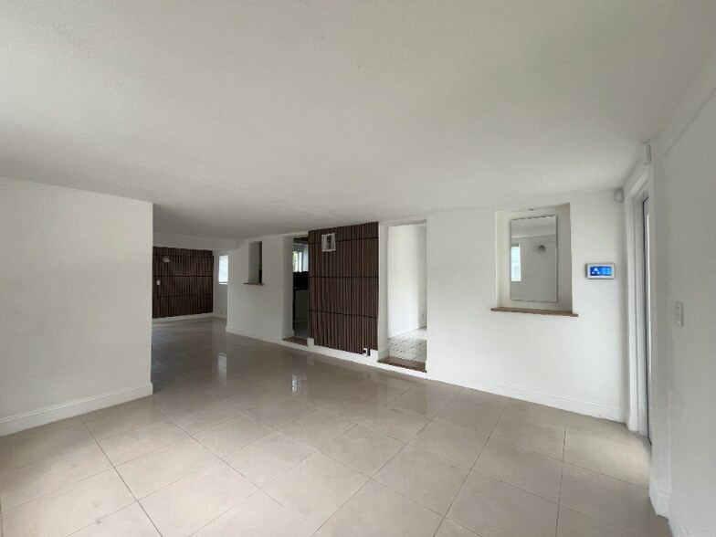 Building Photo - 6415 SW 82nd St