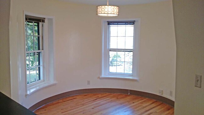 Building Photo - 821 North Carolina Ave SE