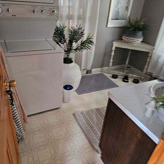 Building Photo - 139 N Seton Ave