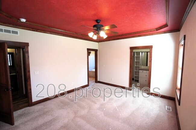 Building Photo - 1921 W Aspen Creek Dr