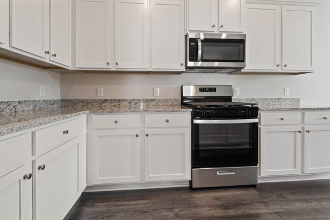 Building Photo - 15870 Berry Hl Dr