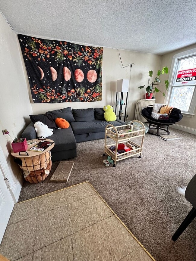 Building Photo - 2207 W 3rd St