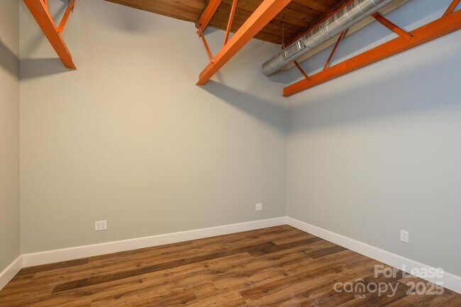 Building Photo - 1001 West Ave NW