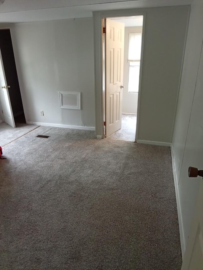 Building Photo - 2504 Winston Churchill Dr