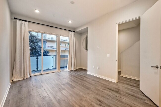 Building Photo - Luxury Hillcrest Home for Rent in San Diego