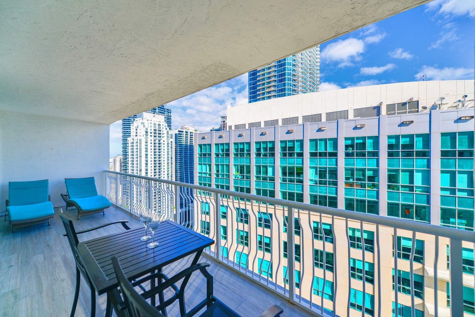 Building Photo - 1 SE 12th St