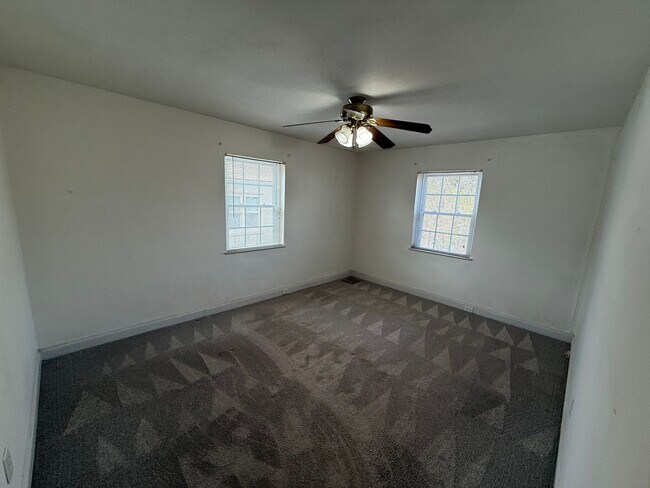 Building Photo - 8661 Litzsinger Rd