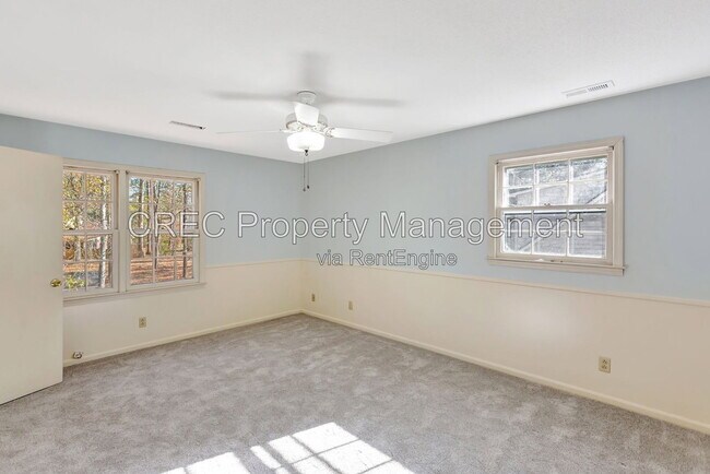 Building Photo - 321 Shaftesbury Ln