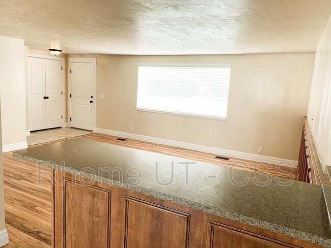 Building Photo - 6634 S 2700 W