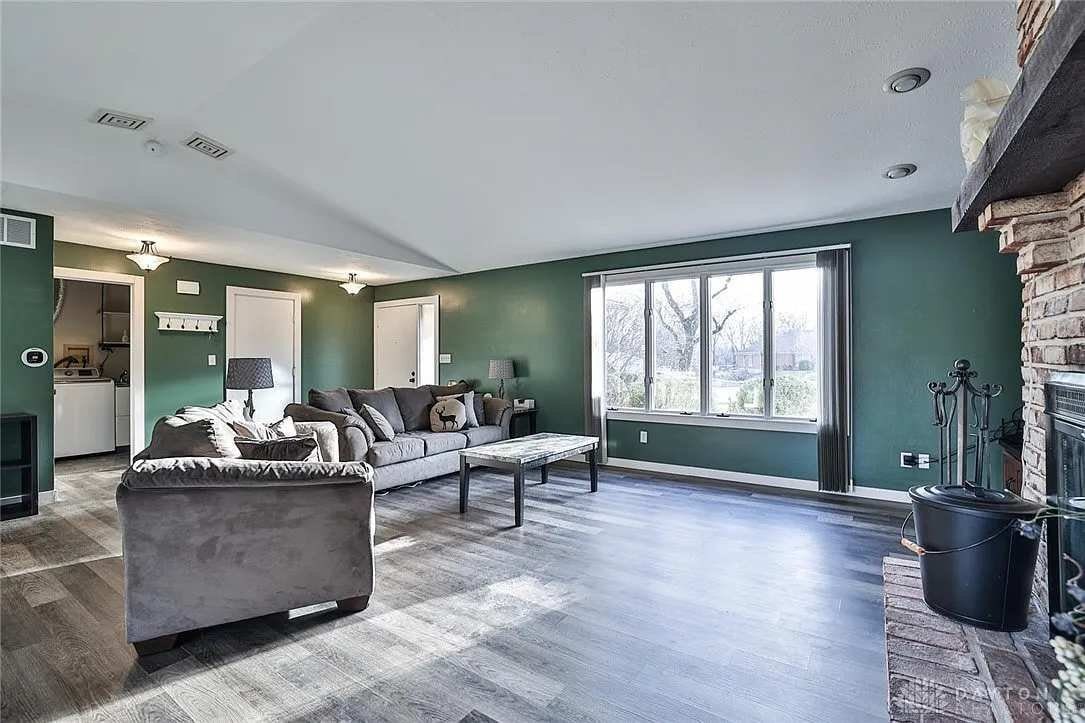 Building Photo - 6881 Walnut Creek Ct