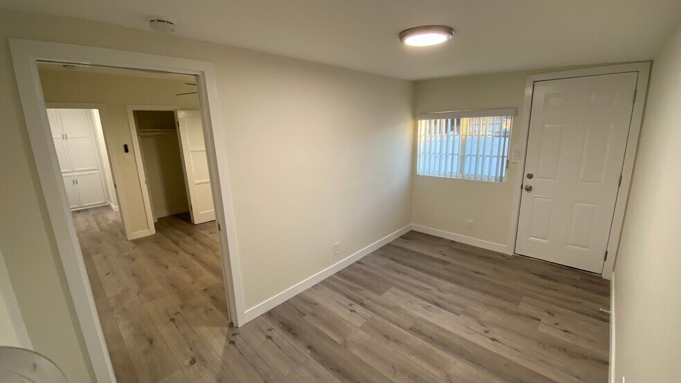 Building Photo - 1542 marine ave