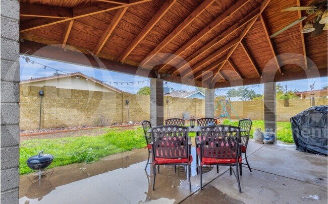 Building Photo - 4026 W Avenida Del Sol