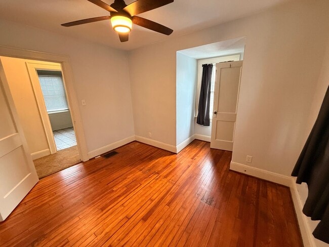 Building Photo - 3 Bedroom 2 1/2 Bathroom with one car detached garage