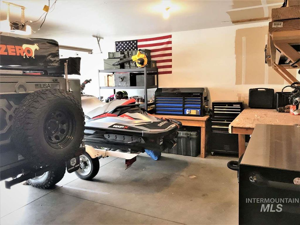 Building Photo - 5008 N Rothmans Ave