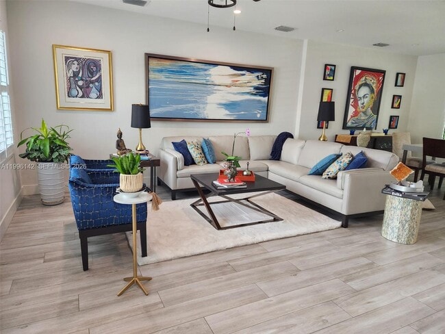 Building Photo - 1411 SW 66th Ave