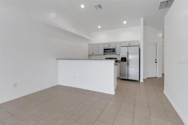 Building Photo - 3524 SW 17th Ave