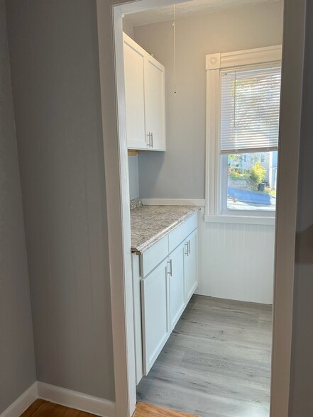 PANTRTY - 28 Paine St