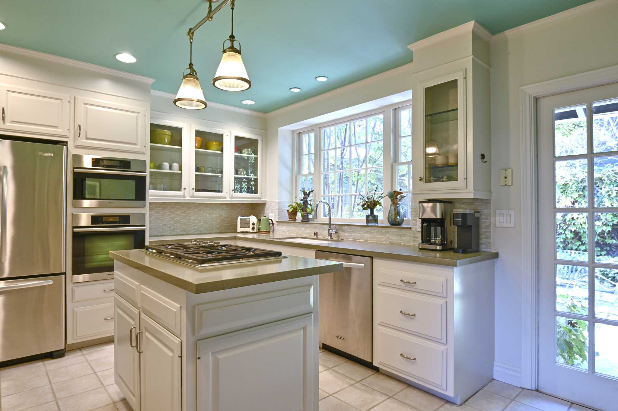 Kitchen - 5105 Morella Ave