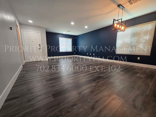 Building Photo - 10001 Ranch Hand Ave