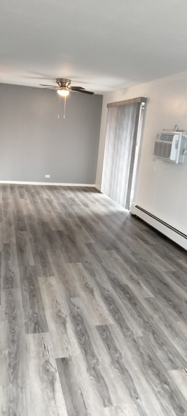 Building Photo - 1375 Rebecca Dr