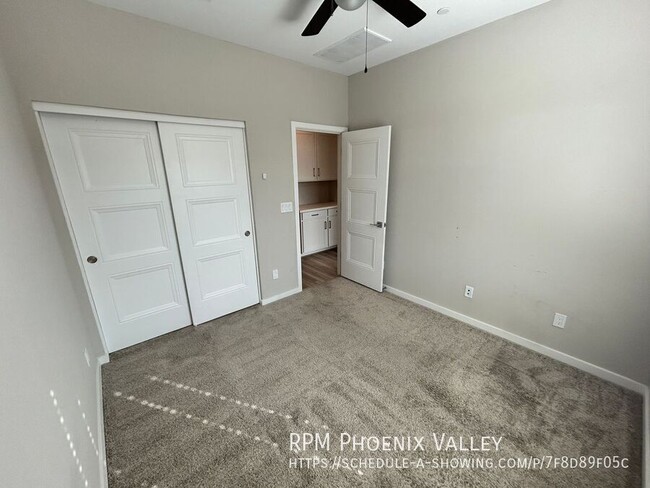 Building Photo - 3 Bed / 2.5 Bath Gilbert Townhome GATED Co...