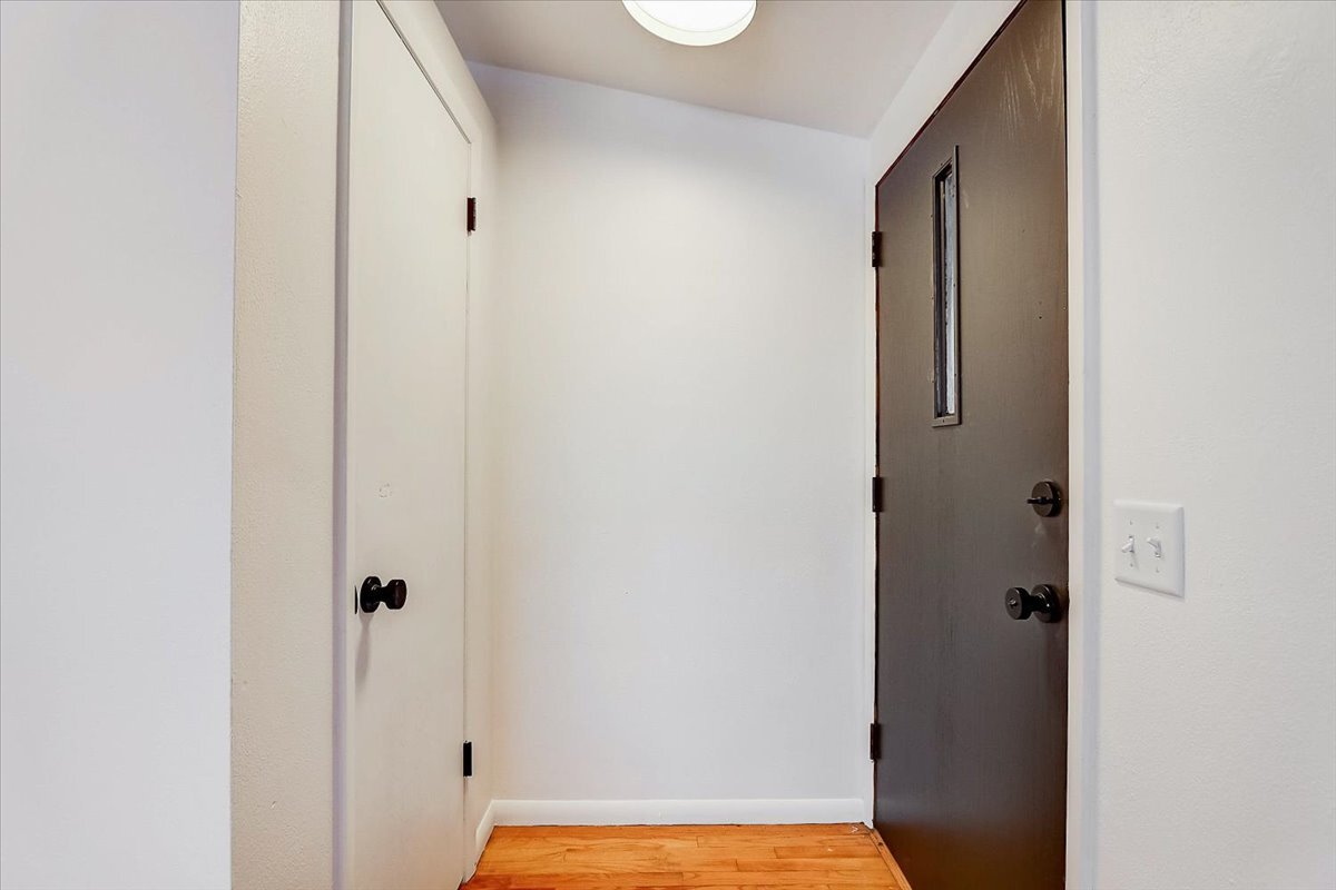 Building Photo - 1719 Carver St