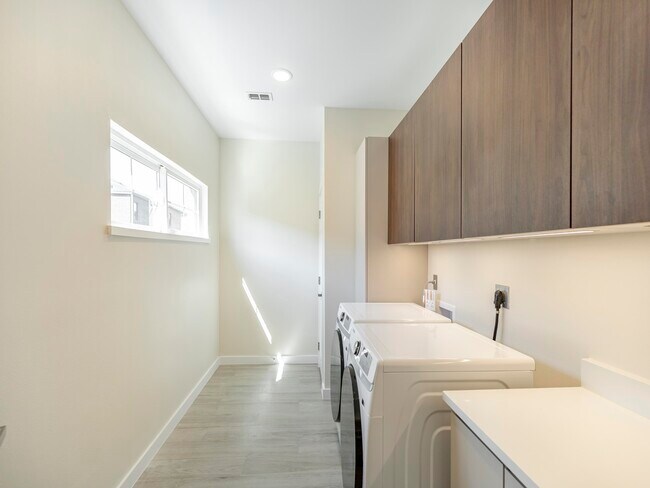 Building Photo - 210 Veracruz Dr