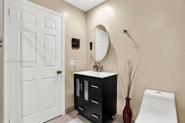 Building Photo - 18071 Clear Brook Cir