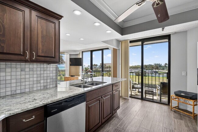 Building Photo - 9650 S Ocean Dr