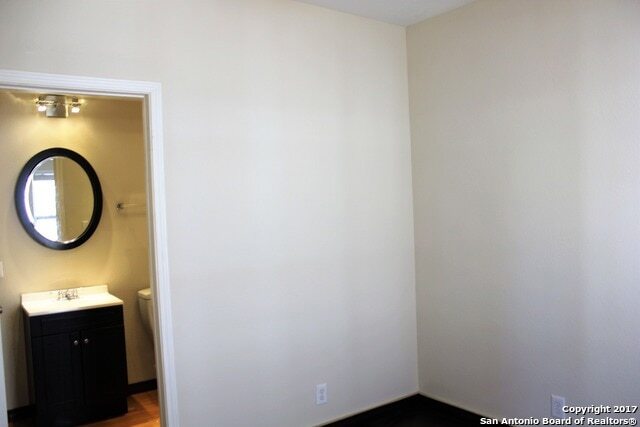 Building Photo - 810 E Ashby Pl