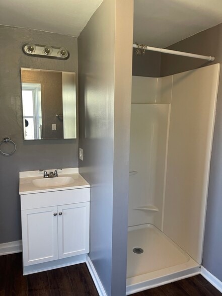 Building Photo - 128 High St