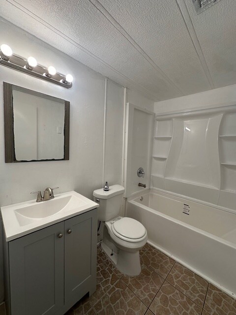 Building Photo - 11367 Redbud Ln